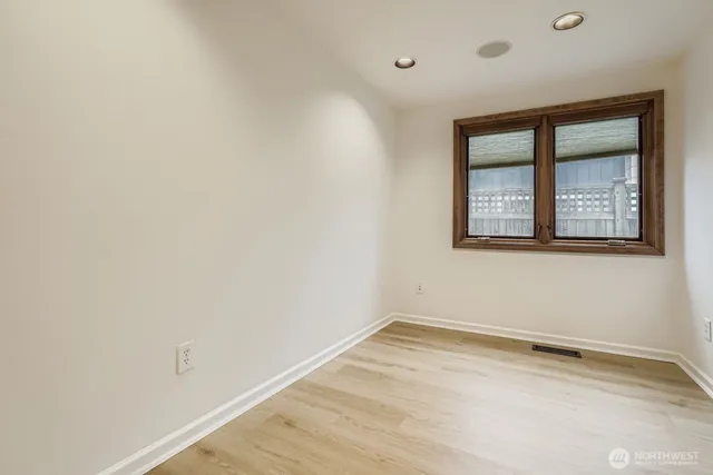 $1,574,000 | 1733 172nd Place Northeast, Bellevue, WA 98008