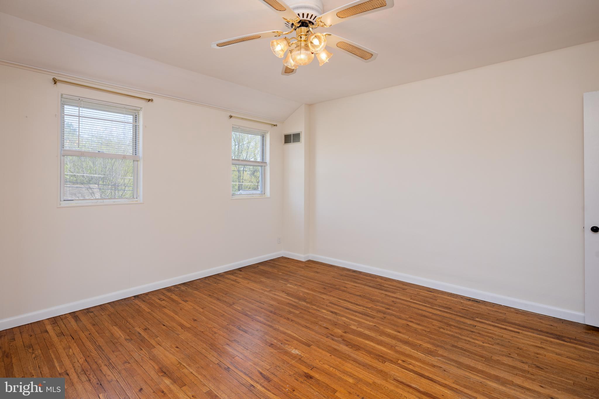 8546 Oakleigh Road Baltimore, MD 21234 - Photo 17 of 38 bed 1