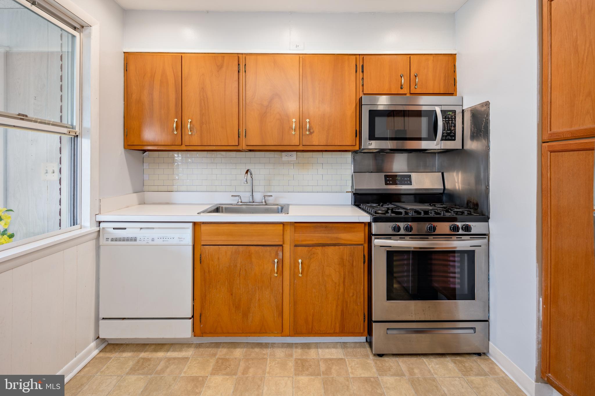 8546 Oakleigh Road Baltimore, MD 21234 - Photo 10 of 38