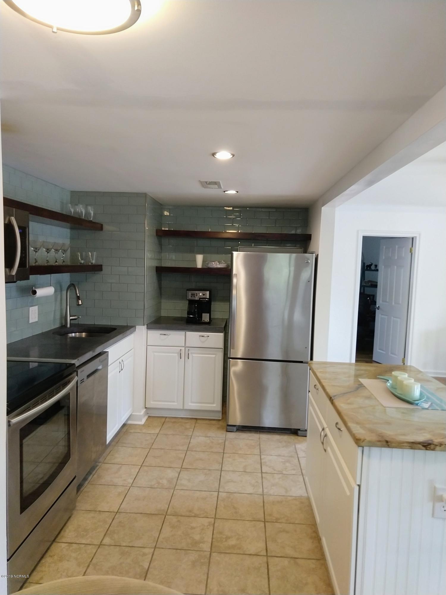 142 Hughes Road Hampstead, NC 28443 - Photo 9 of 22 kitchen2