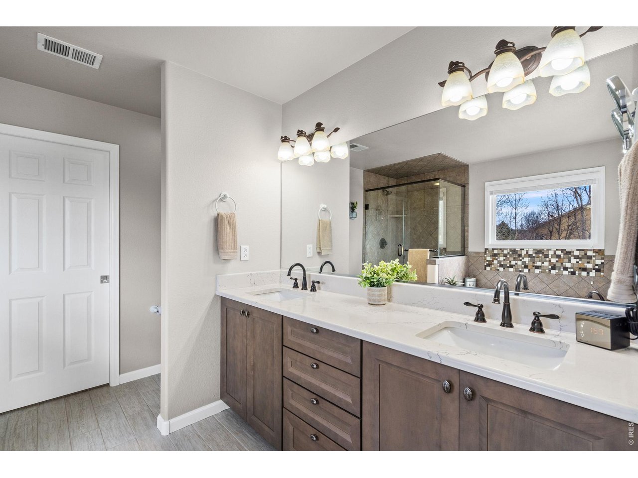 6345 Lesser Drive Greeley, CO 80634 - Photo 32 of 47 Double sinks