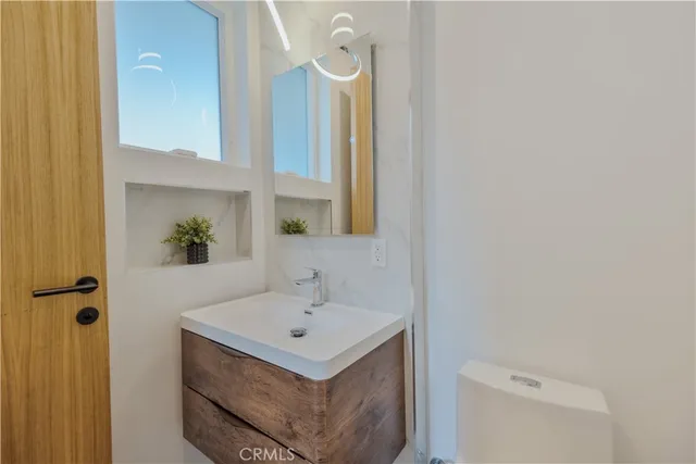 $2,295,000 | 2212 Gates Avenue, Unit A, Redondo Beach, CA 90278