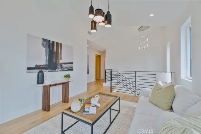 $2,295,000 | 2212 Gates Avenue, Unit A, Redondo Beach, CA 90278