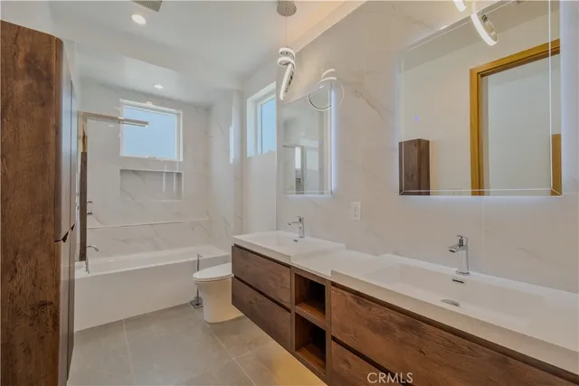 $2,295,000 | 2212 Gates Avenue, Unit A, Redondo Beach, CA 90278