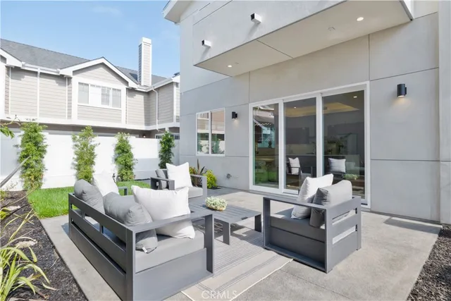 $2,295,000 | 2212 Gates Avenue, Unit A, Redondo Beach, CA 90278