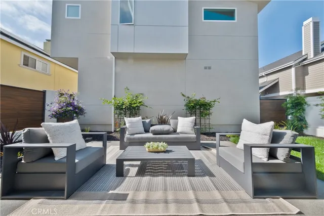 $2,295,000 | 2212 Gates Avenue, Unit A, Redondo Beach, CA 90278
