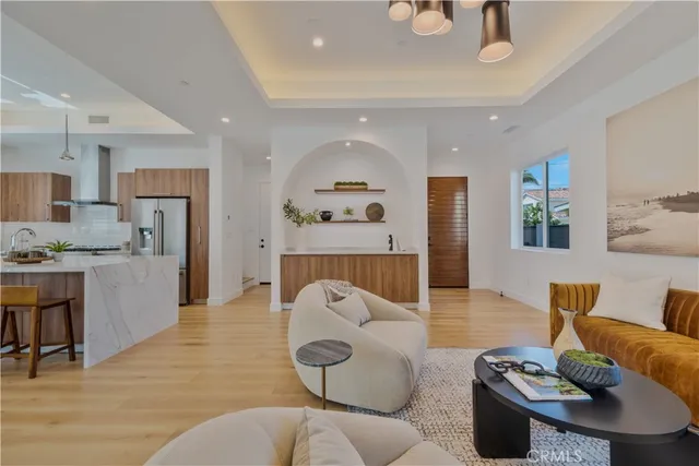 $2,295,000 | 2212 Gates Avenue, Unit A, Redondo Beach, CA 90278