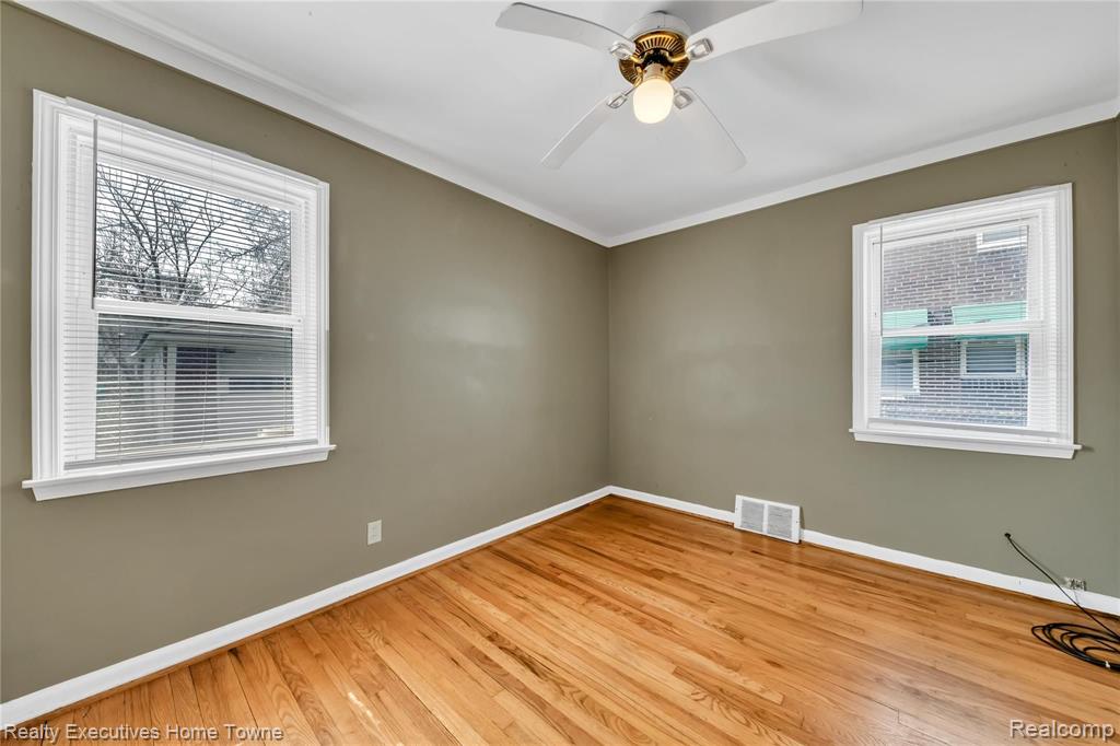 16544 Toepfer Drive Eastpointe, MI 48021 - Photo 21 of 31