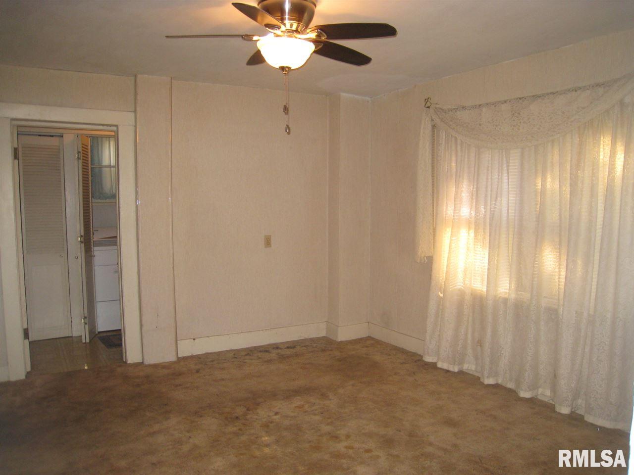 922 4th Avenue Moline, IL 61265 - Photo 3 of 25 Gallery Image 3