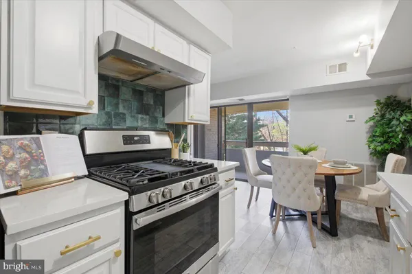 $299,900 | 2322 Freetown Court, Unit 8/21C, Reston, VA 20191