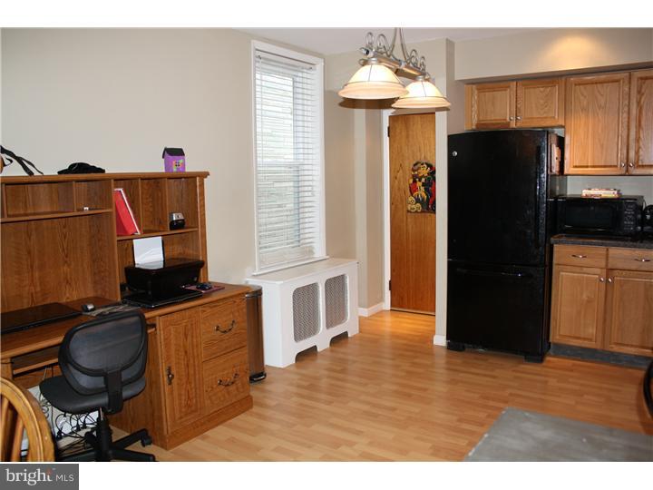 265 Rochelle Avenue Philadelphia, PA 19128 - Photo 12 of 24 Kitchen