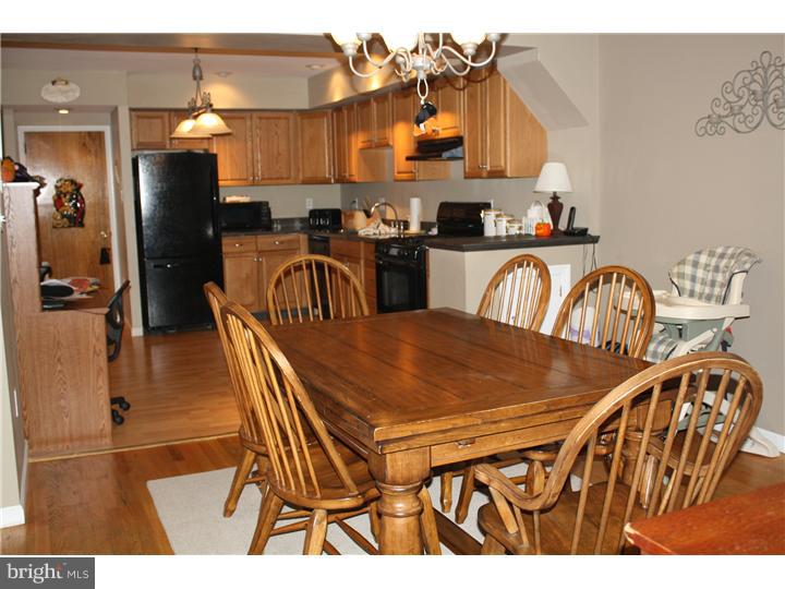 265 Rochelle Avenue Philadelphia, PA 19128 - Photo 9 of 24 Dining Room