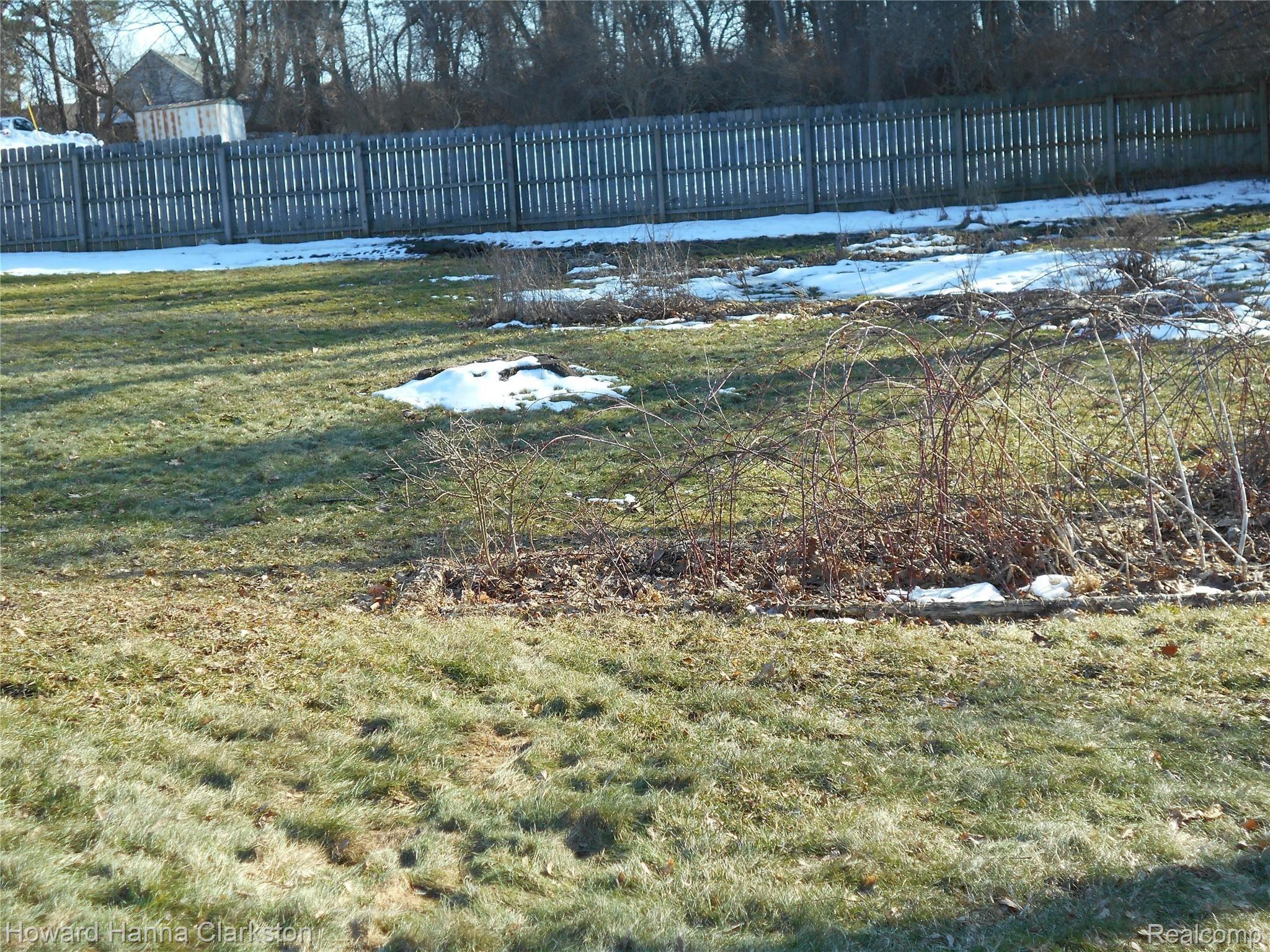 49 Cloverport Avenue Rochester, MI 48307 - Photo 13 of 13 DSCN0120.JPG