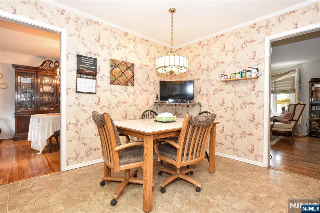 63 Eleron Place Wayne, NJ 07470 - Photo 11 of 31