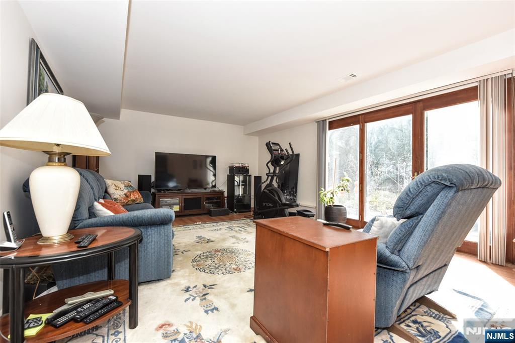 63 Eleron Place Wayne, NJ 07470 - Photo 19 of 31