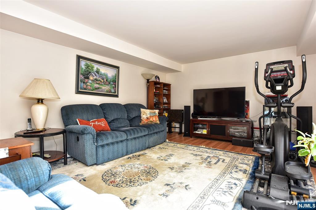 63 Eleron Place Wayne, NJ 07470 - Photo 20 of 31