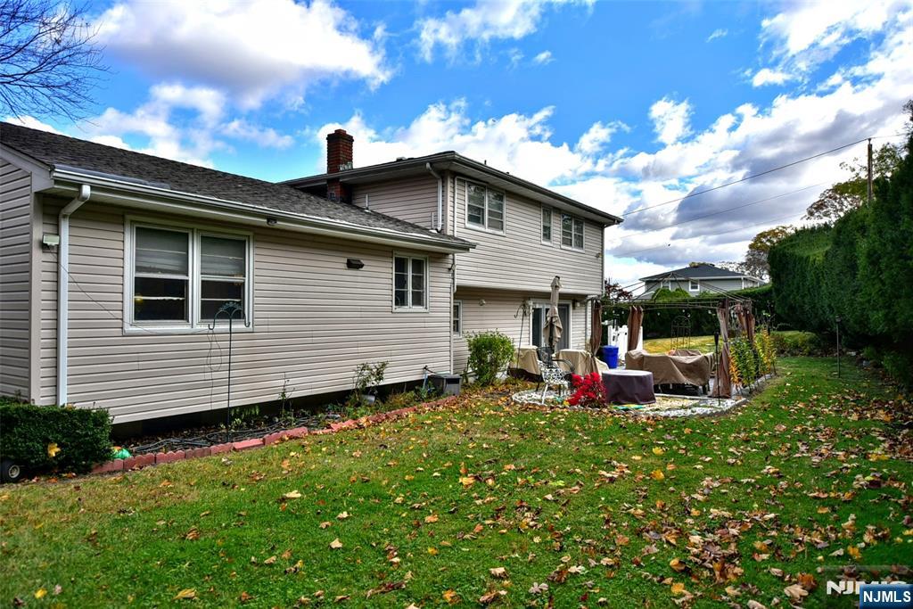 63 Eleron Place Wayne, NJ 07470 - Photo 28 of 31