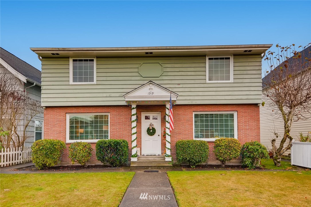 1919 Rucker Avenue, Unit 1 & 2 Everett, WA 98201 - Photo 1 of 40 Gallery Image 1