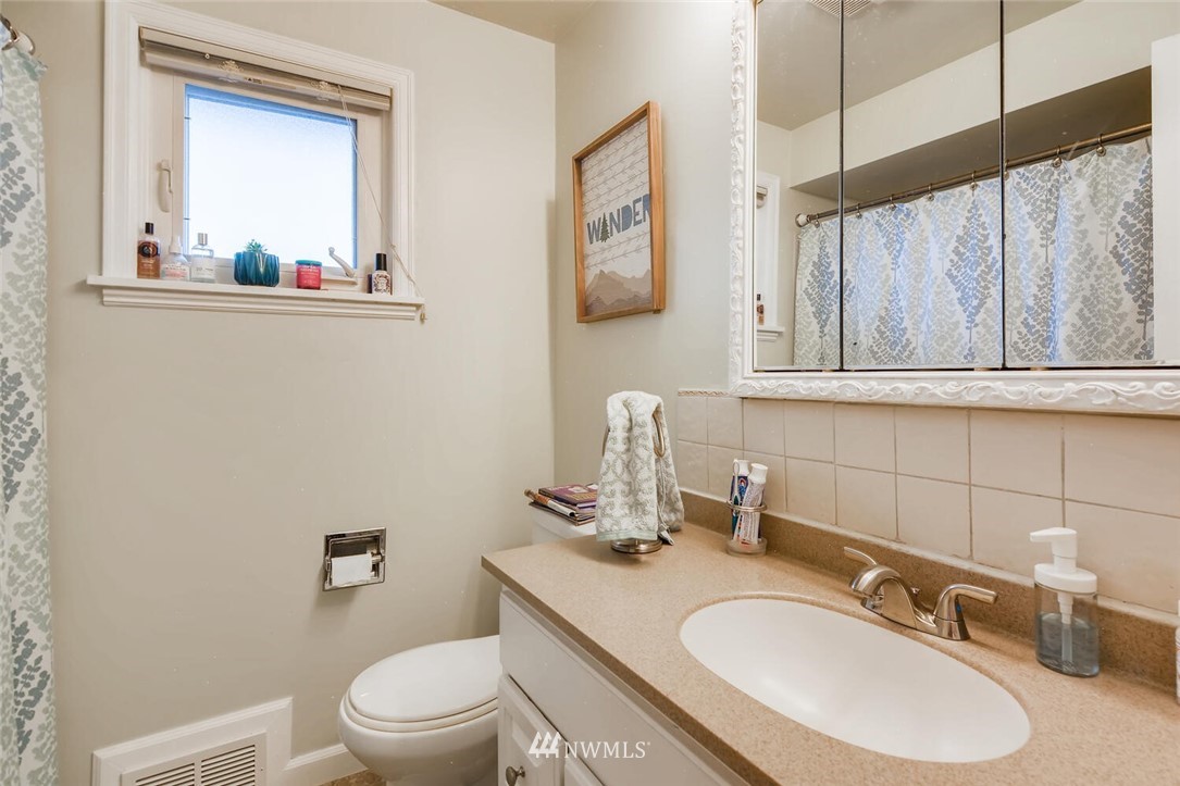 1919 Rucker Avenue, Unit 1 & 2 Everett, WA 98201 - Photo 30 of 40 Gallery Image 30