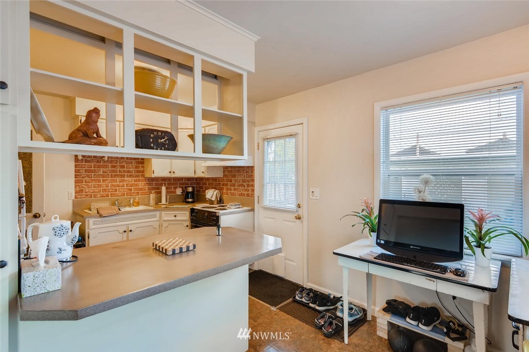 1919 Rucker Avenue, Unit 1 & 2 Everett, WA 98201 - Photo 8 of 40 Gallery Image 8