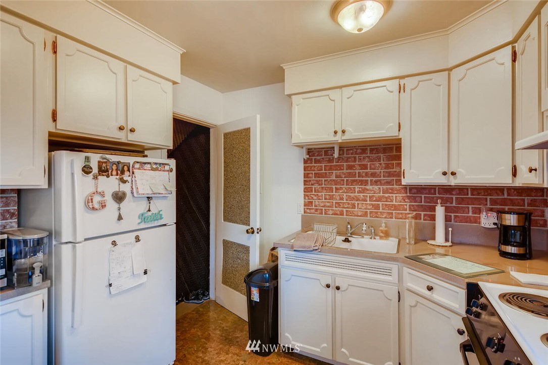 1919 Rucker Avenue, Unit 1 & 2 Everett, WA 98201 - Photo 9 of 40 Gallery Image 9