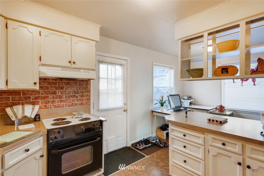 1919 Rucker Avenue, Unit 1 & 2 Everett, WA 98201 - Photo 10 of 40 Gallery Image 10