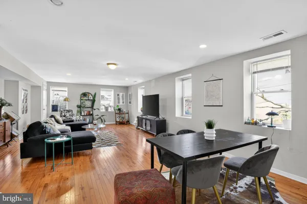 $2,295 | 1127 East Susquehanna Avenue, Unit 2, Philadelphia, PA 19125