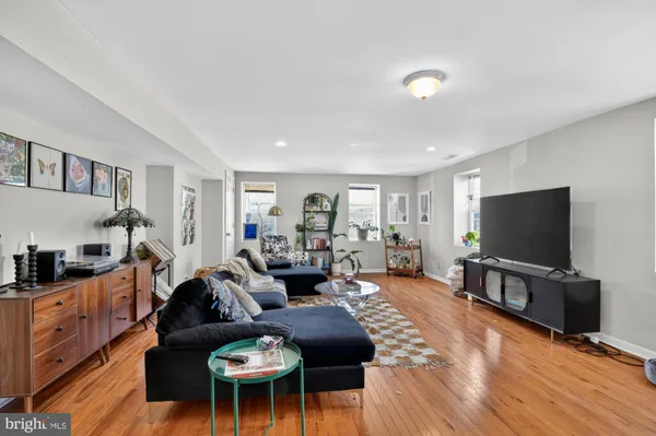 $2,295 | 1127 East Susquehanna Avenue, Unit 2, Philadelphia, PA 19125