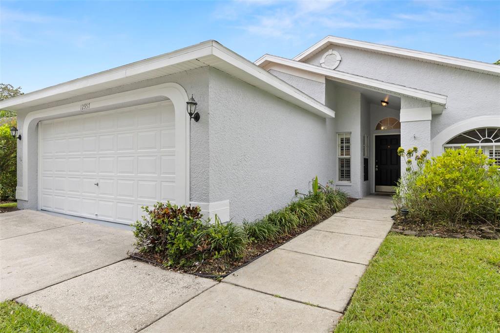 12957 Royal George Avenue Odessa, FL 33556 - Photo 3 of 37