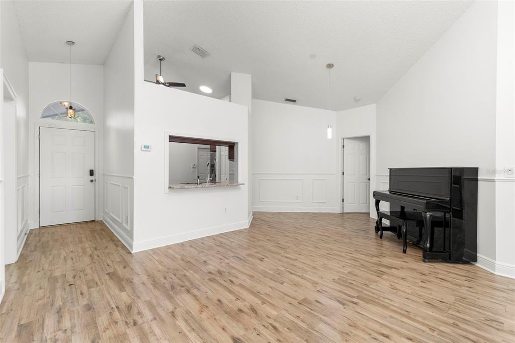 12957 Royal George Avenue Odessa, FL 33556 - Photo 5 of 37