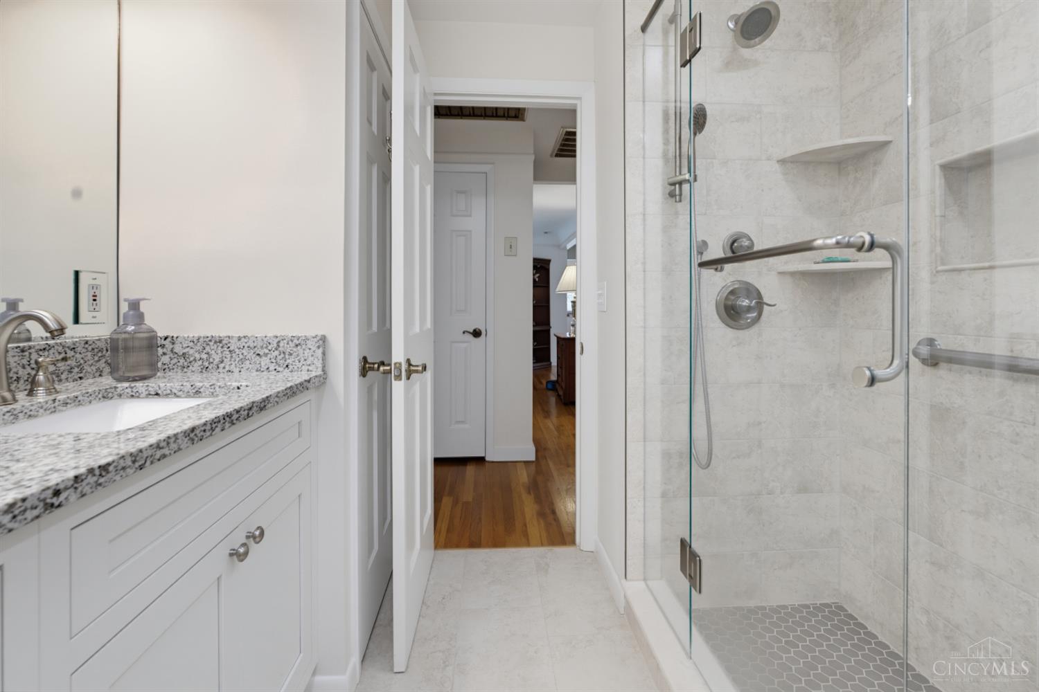 699 Eversole Road Cincinnati, OH 45230 - Photo 35 of 69 Gallery Image 35