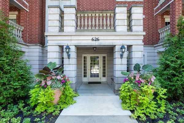 $715,000 | 626 Homewood Avenue, Unit 405, Highland Park, IL 60035