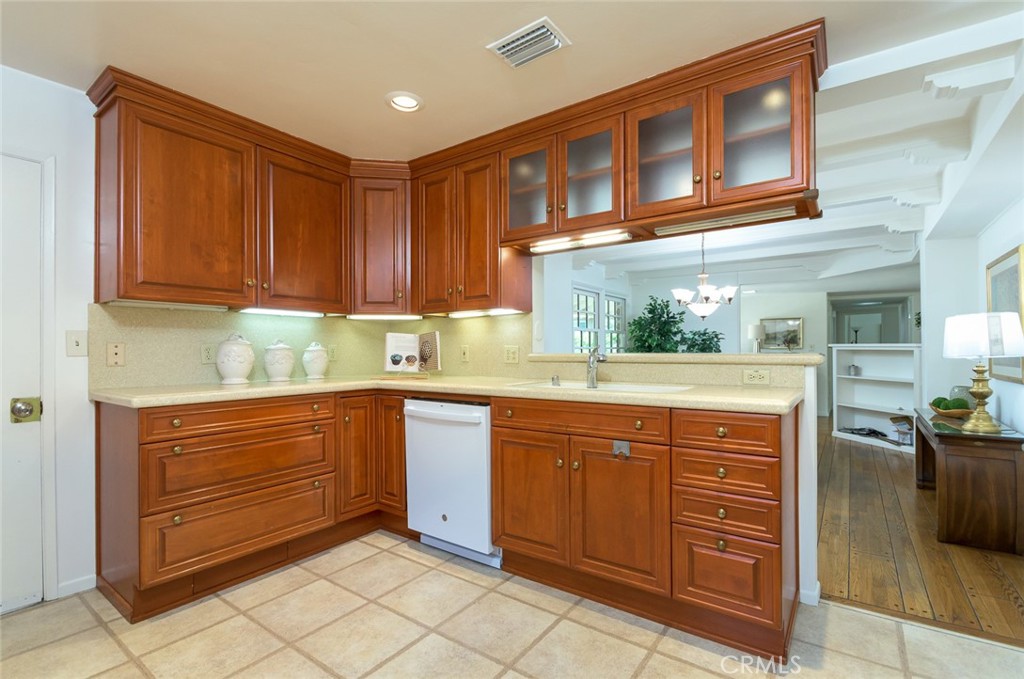 2220 Silver Tree Road Claremont, CA 91711 - Photo 20 of 74