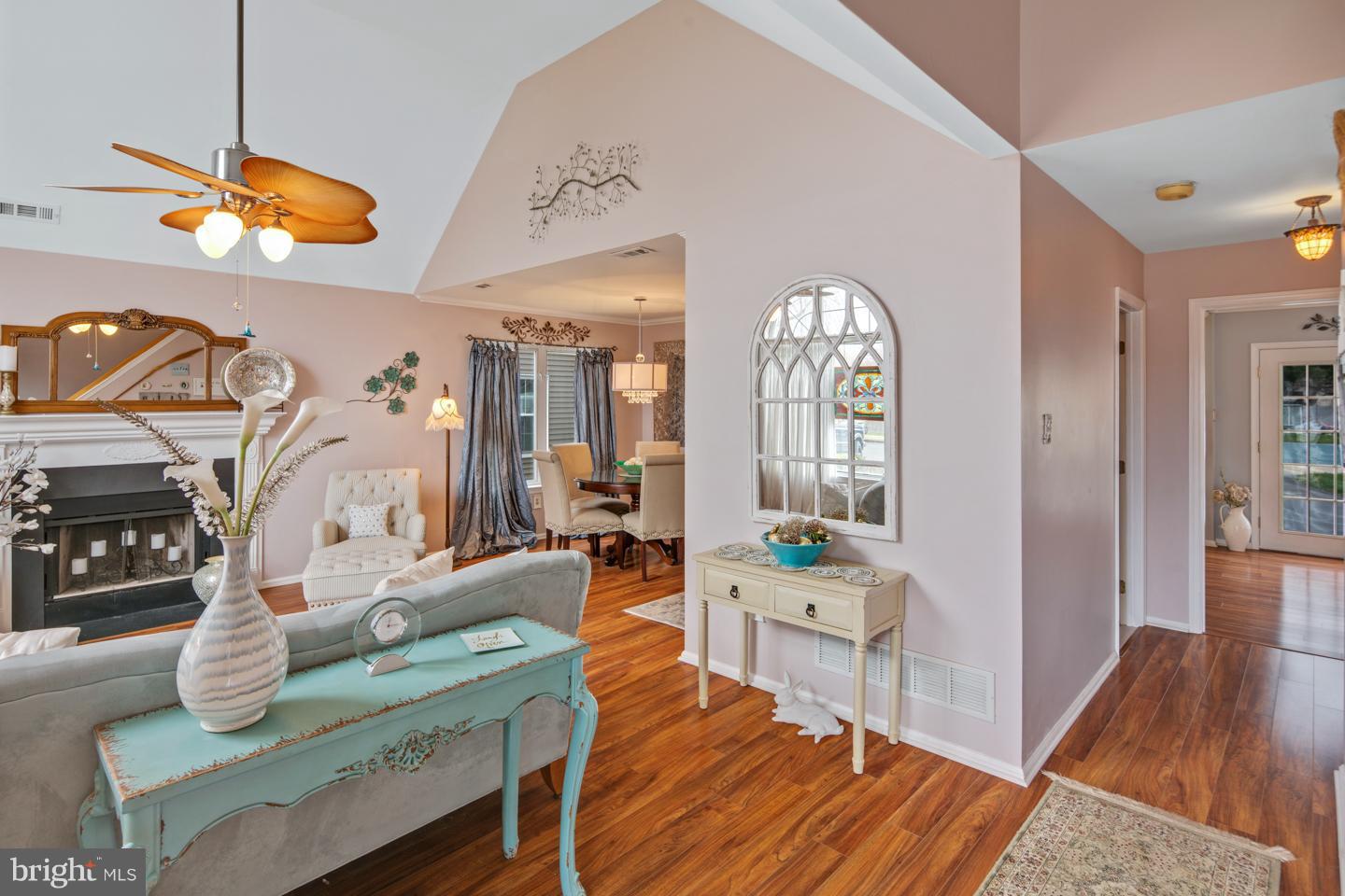 2033 Colonial Drive Croydon, PA 19021 - Photo 3 of 30 Living Room