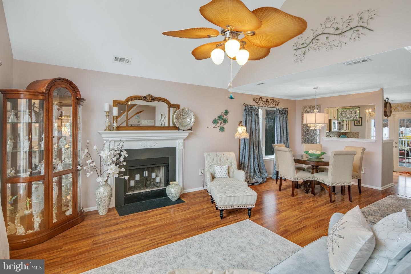 2033 Colonial Drive Croydon, PA 19021 - Photo 4 of 30 Living Room