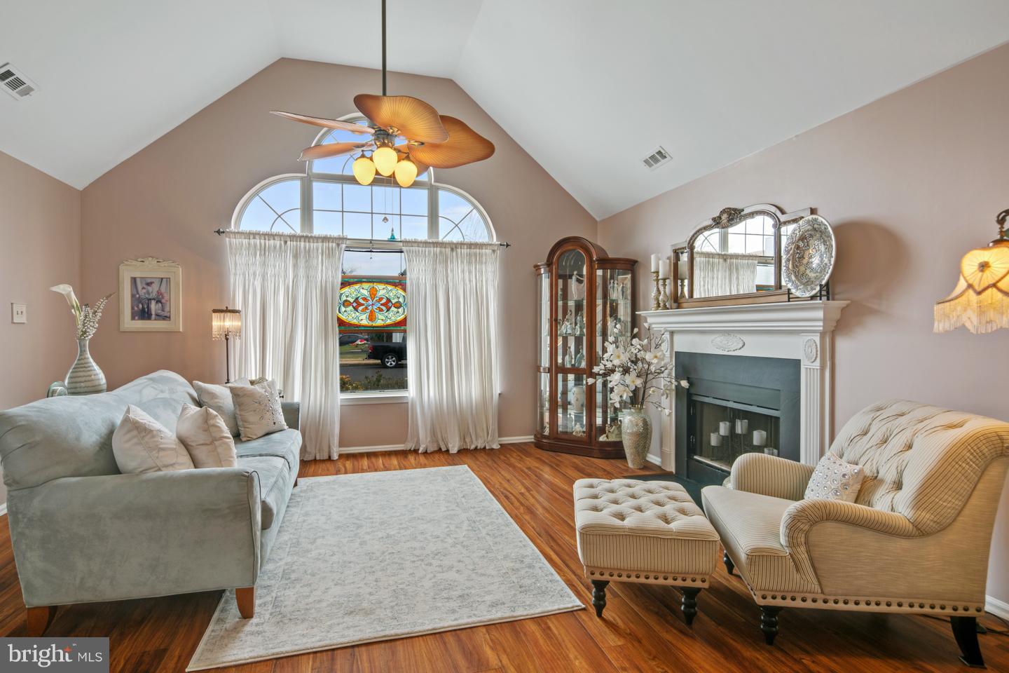 2033 Colonial Drive Croydon, PA 19021 - Photo 8 of 30 Living Room