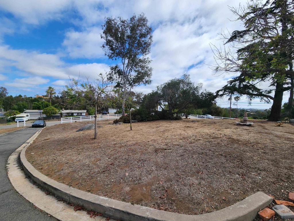 1060 Crest View Road Vista, CA 92081 - Photo 7 of 58