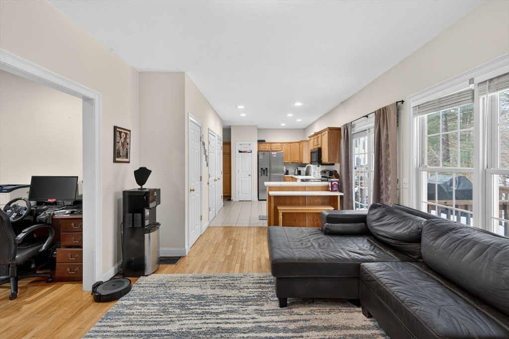 1 Knowlton Circle, Unit 1 Upton, MA 01568 - Photo 4 of 28