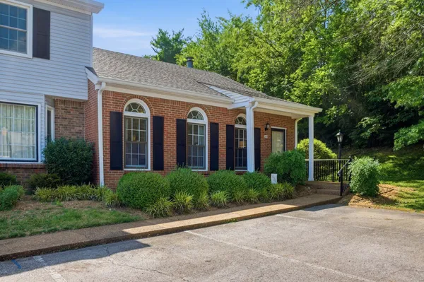 $319,900 | 2131 Benton Hall Court, Columbia, TN 38401