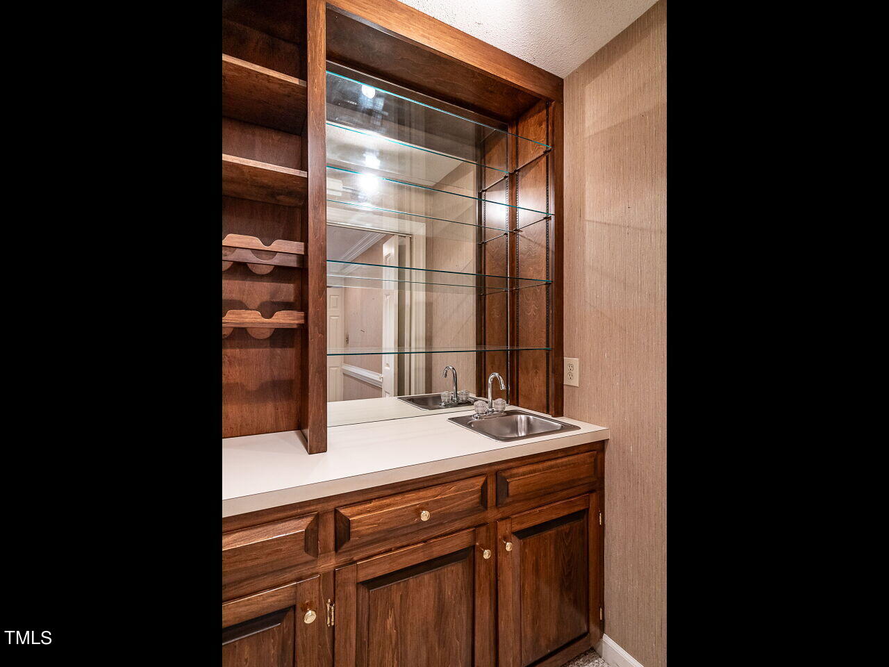11413 Dunleith Drive Raleigh, NC 27614 - Photo 21 of 49 Wet bar