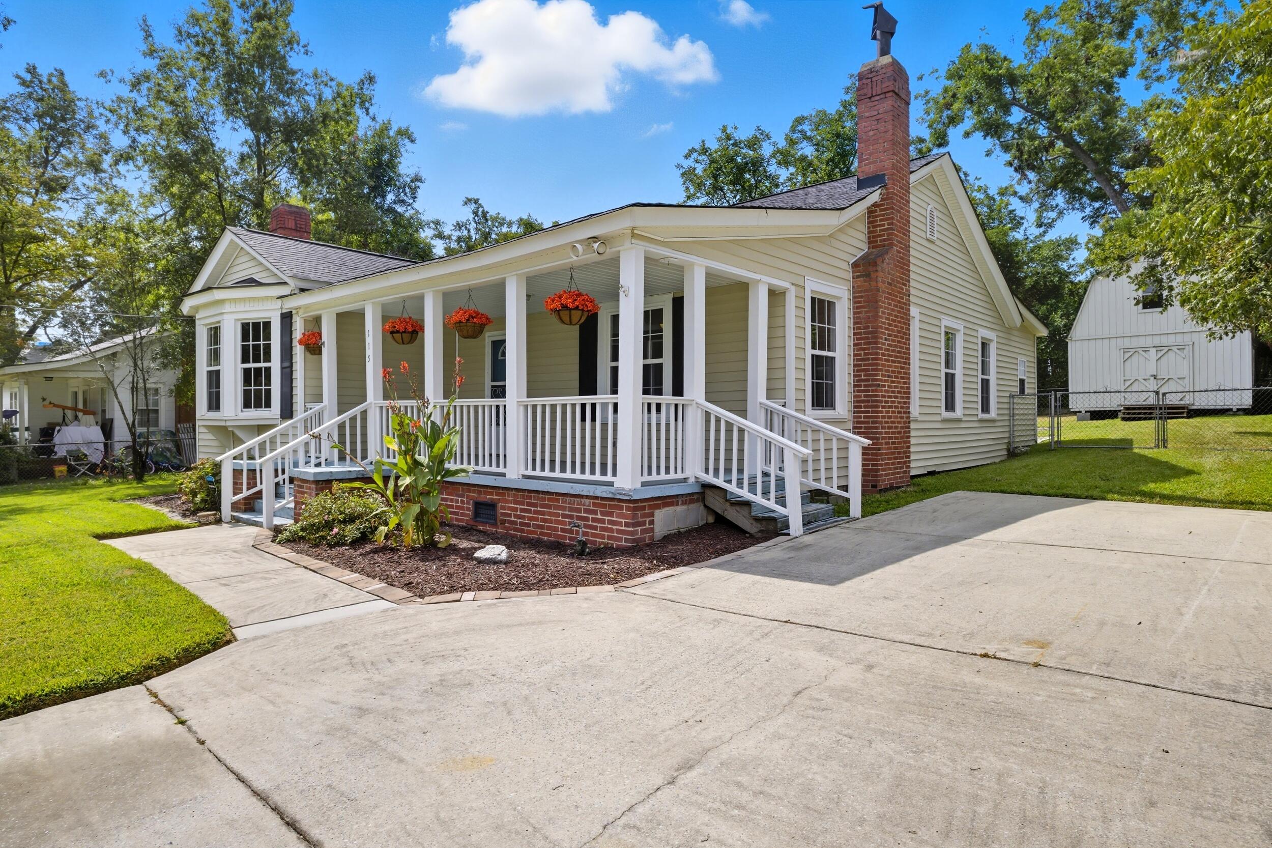 115 Grady Street Thomson, GA 30824 - Photo 2 of 39 39_img_2812