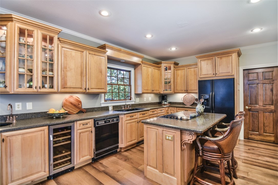 1218 Wild Azalea Point, Unit POINTE Seneca, SC 29672 - Photo 23 of 40 Gallery Image 23