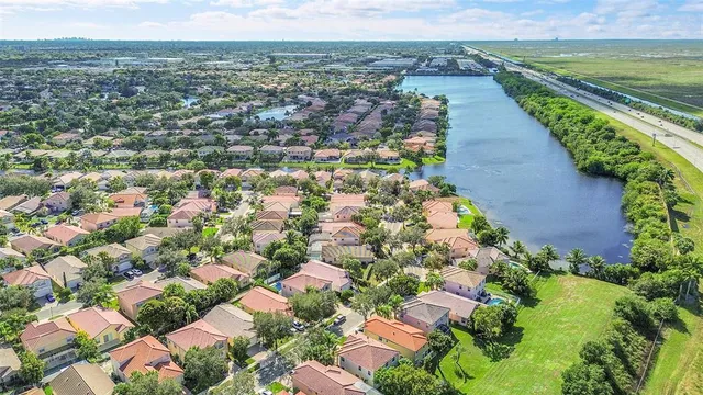 $649,999 | 5305 Northwest 126th Drive, Coral Springs, FL 33076