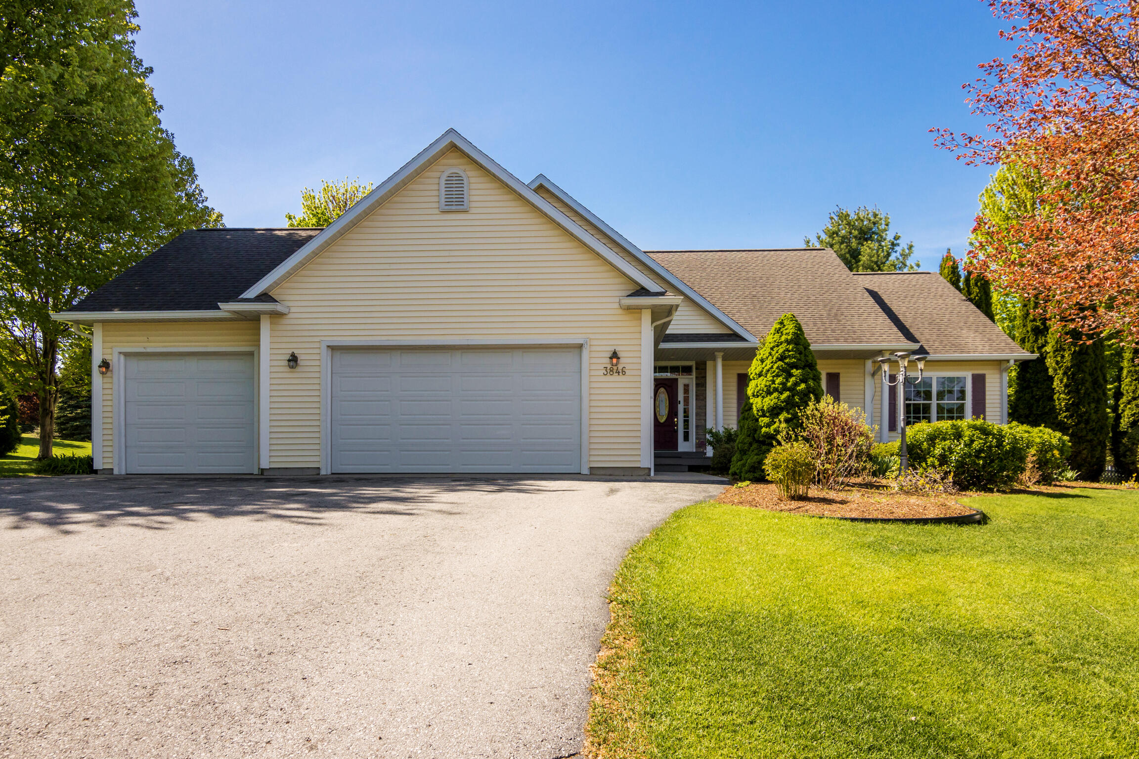 3846 Stone Ridge Drive Traverse City, MI 49684 - Photo 1 of 58 3-Scene-3
