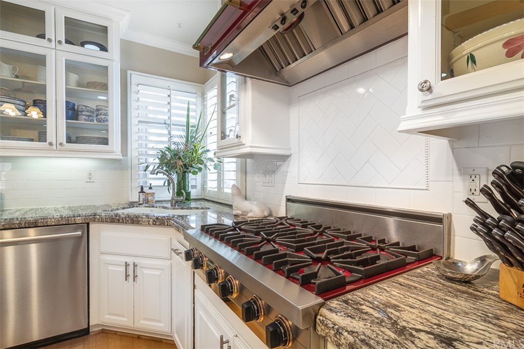 252 6th Street Seal Beach, CA 90740 - Photo 8 of 22