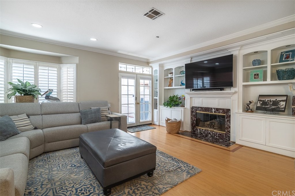 252 6th Street Seal Beach, CA 90740 - Photo 9 of 22