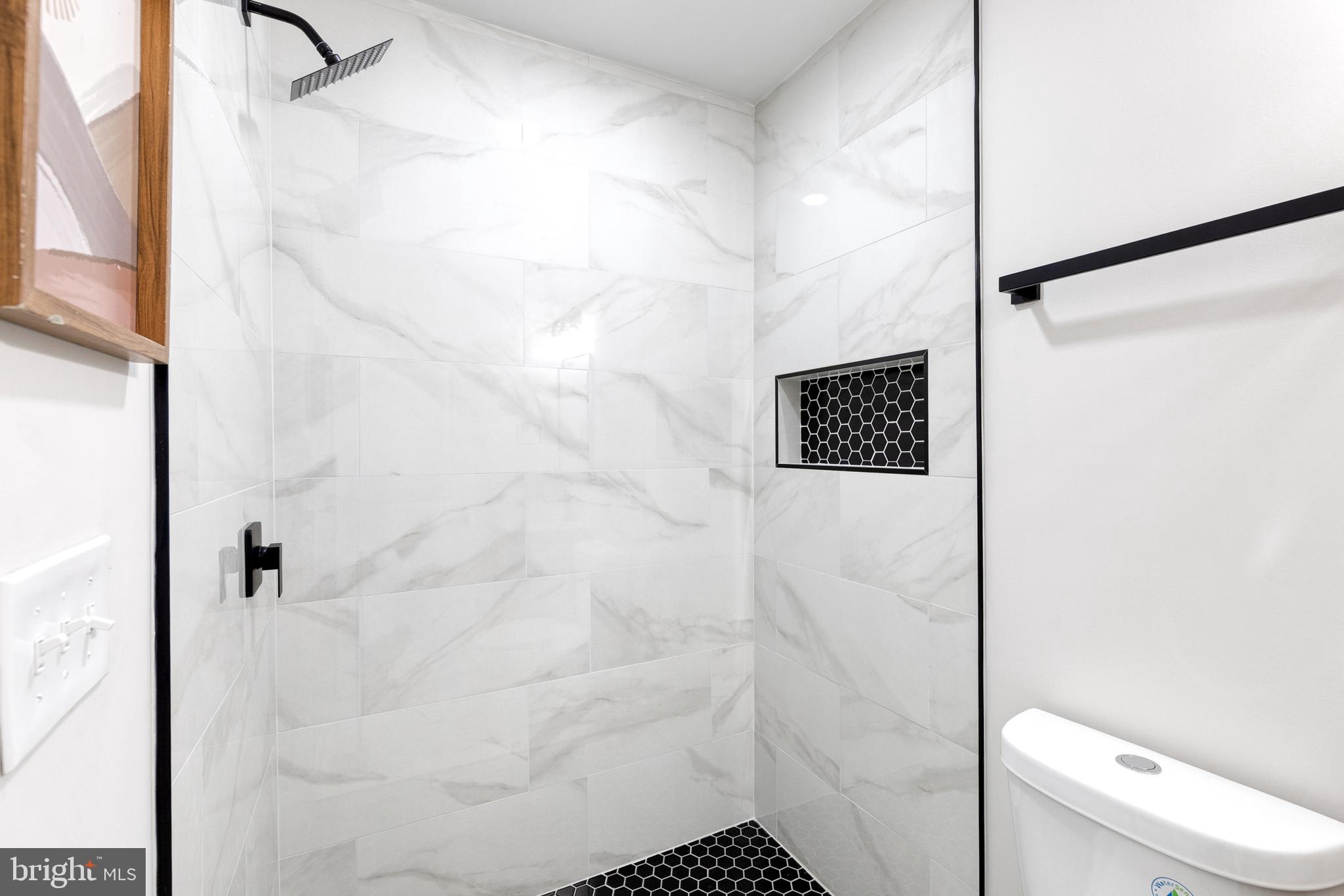 3716 Beehler Avenue Baltimore, MD 21215 - Photo 23 of 38 Main level full bath