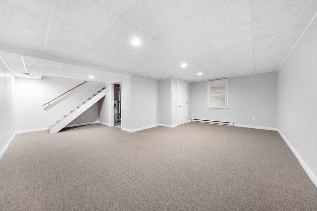 35 Old Village Road Sturbridge, MA 01566 - Photo 29 of 39 a view of an empty room