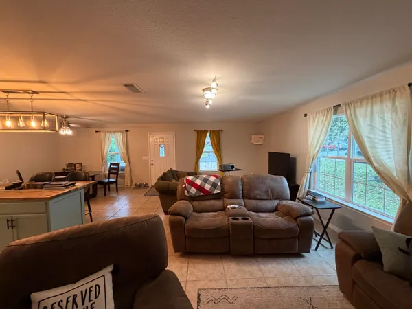 $2,225 | 138 Adams Street, Niceville, FL 32578