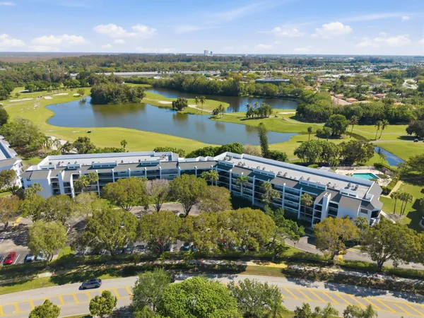 $325,000 | 16091 Blatt Boulevard, Unit 304, Weston, FL 33326